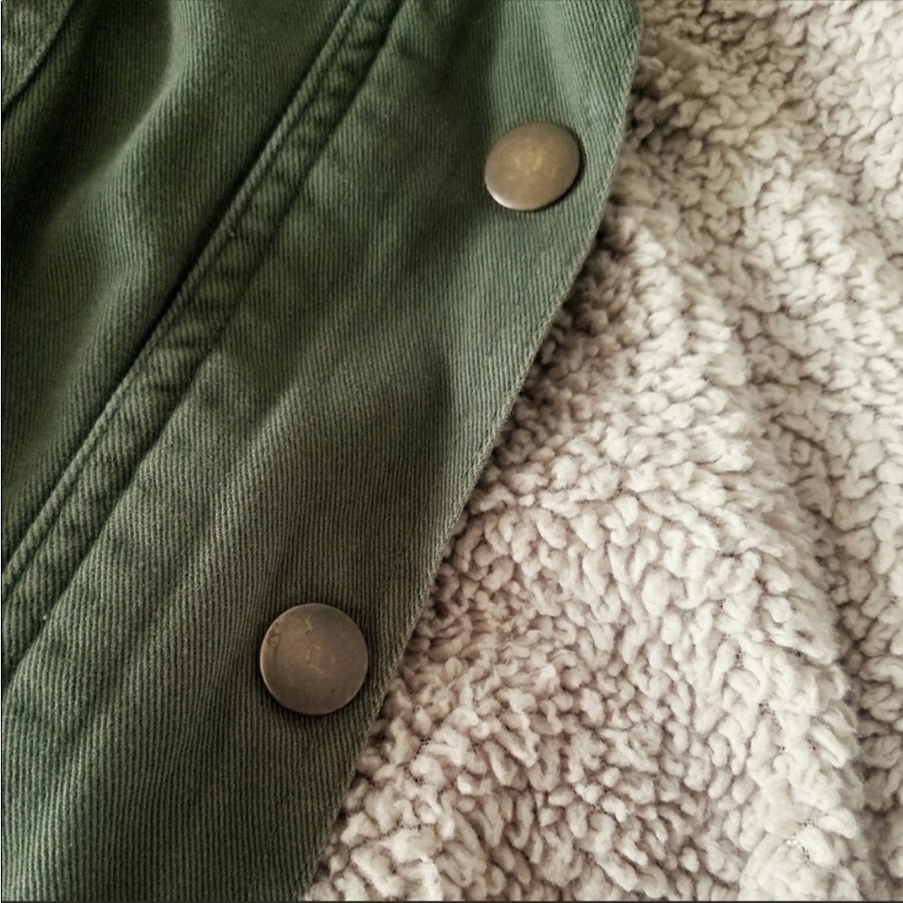 Brandy Melville Doris jacket faux fur fleece lined green one size - Picture 4 of 11